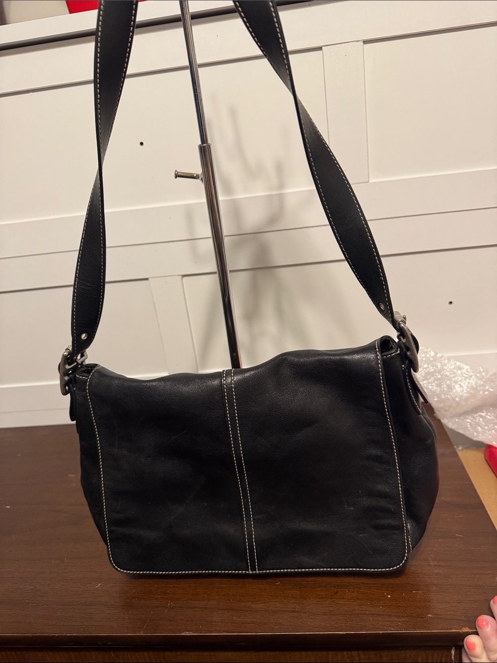 Black Leather Coach Hamptons Crossbody Bag with Contrast Stitching